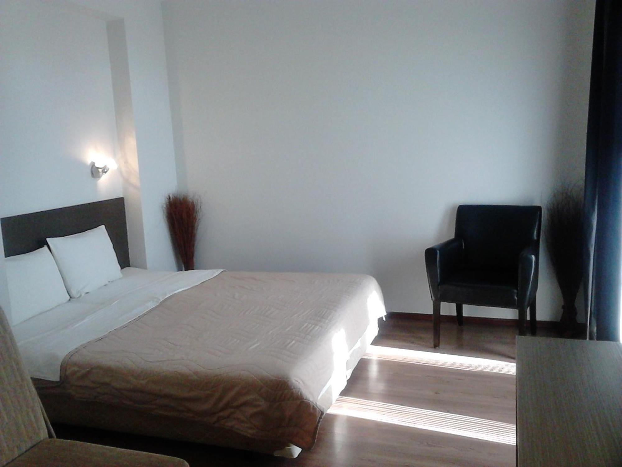 Prenociste Konstantin 2008 Hotel Ni Værelse billede